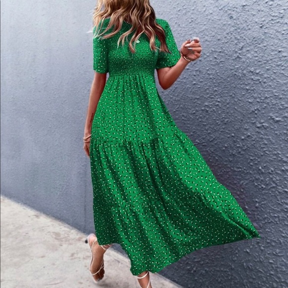 Ditsy Floral Ruffle Hem Shirred A-line Dress - Picture 11 of 15